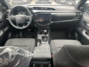 New Toyota Hilux 2022 Gray
