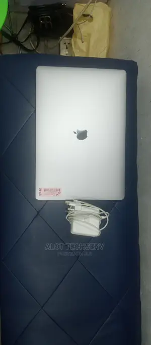 Laptop Apple MacBook Pro 2019 16GB Intel Core i9 SSD 1T
