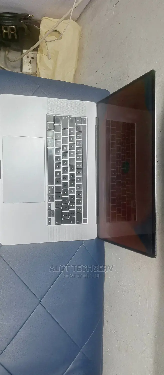 Laptop Apple MacBook Pro 2019 16GB Intel Core i9 SSD 1T