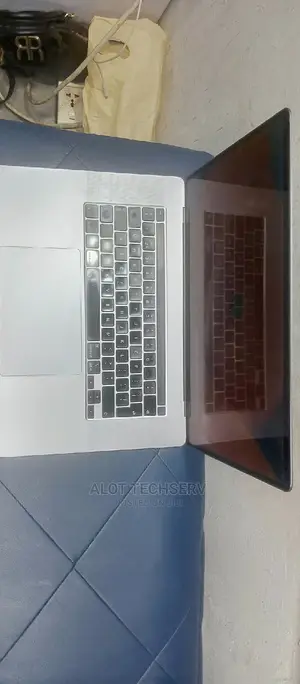 Laptop Apple MacBook Pro 2019 16GB Intel Core i9 SSD 1T