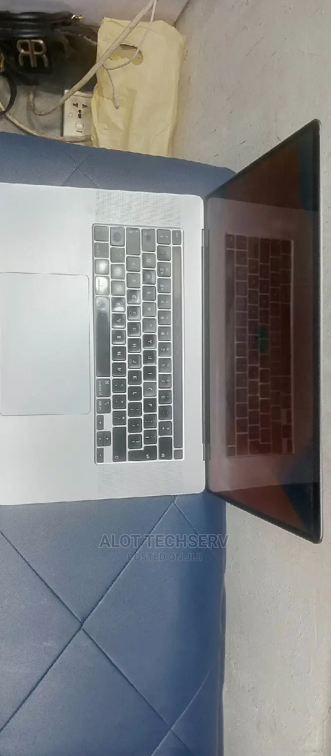 Laptop Apple MacBook Pro 2019 16GB Intel Core i9 SSD 1T