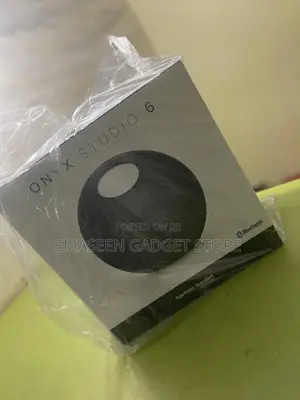 Onyx Studio 6