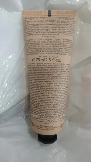 Protecting Hand Nail Cream With Organic Macadamia Oil