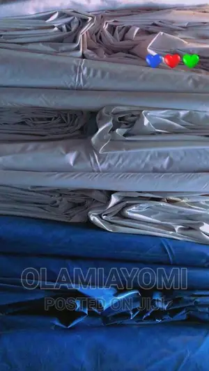 Trailer Covered Tarpaulin Shed to Cover Goods
