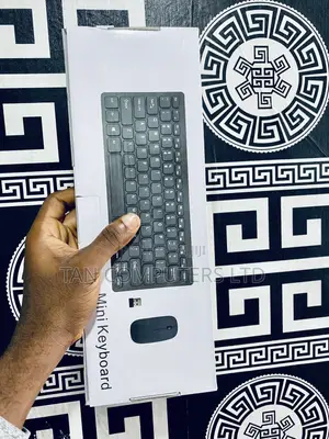 Mini Wireless Keyboard and Mouse Kombo