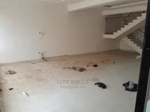 4bdrm Maisonette in Chevron for rent
