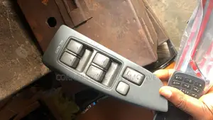 Pressing Botton Prado 2005