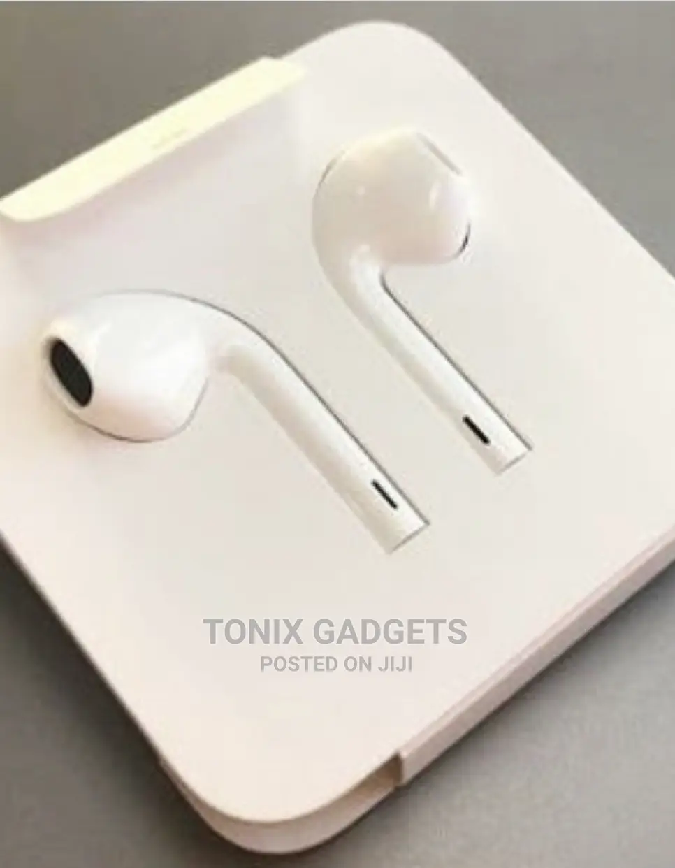 Earpods With Lightning Connector