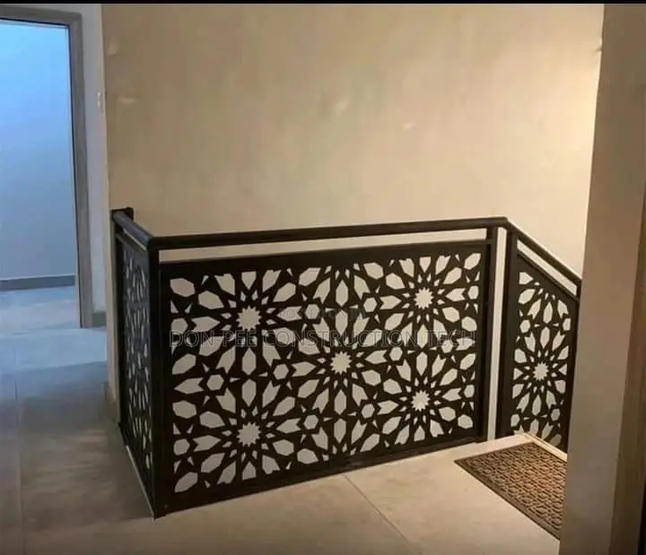 Lesser Cut Handrail