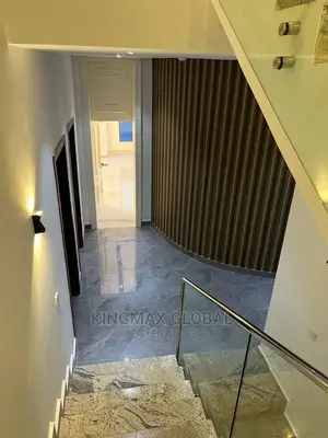 9bdrm Mansion in Maitama for sale
