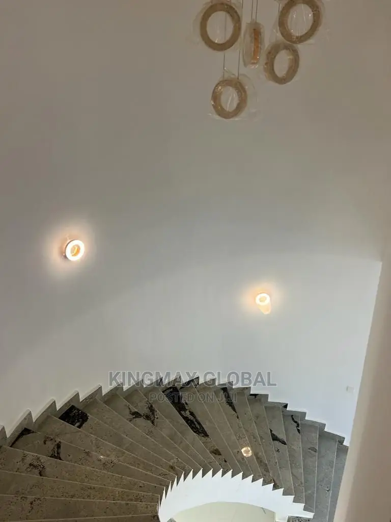 9bdrm Mansion in Maitama for sale