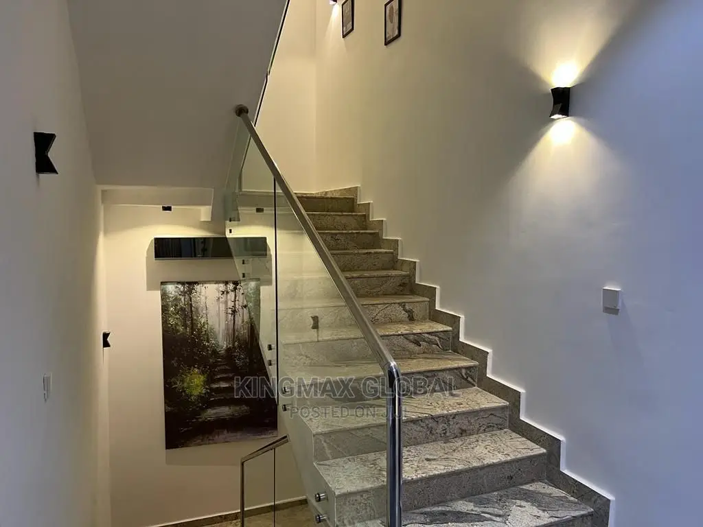 9bdrm Mansion in Maitama for sale