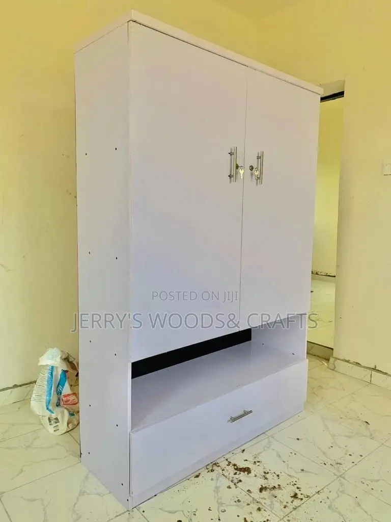 Wardrobe 4f