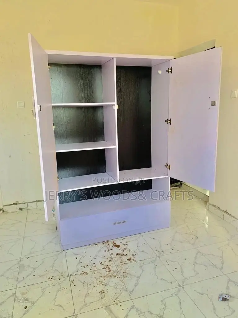 Wardrobe 4f