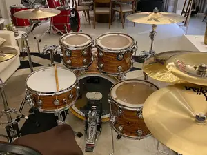 Dw Design Series 5 Set Drum Set With Complete Drum Kit