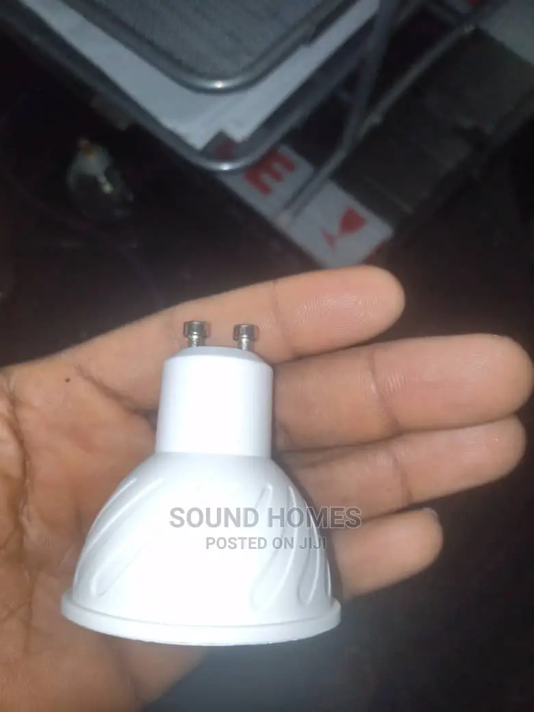 Gu10 Spotlight Bulb (White Light and Warm White Light Color)