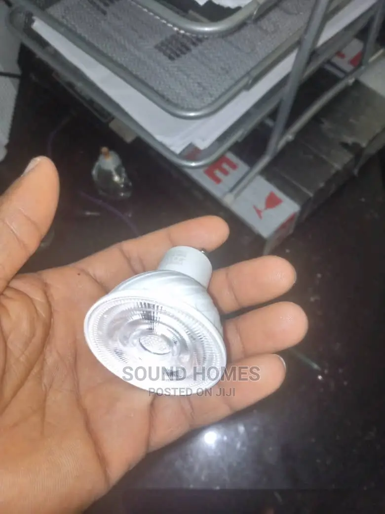 Gu10 Spotlight Bulb (White Light and Warm White Light Color)