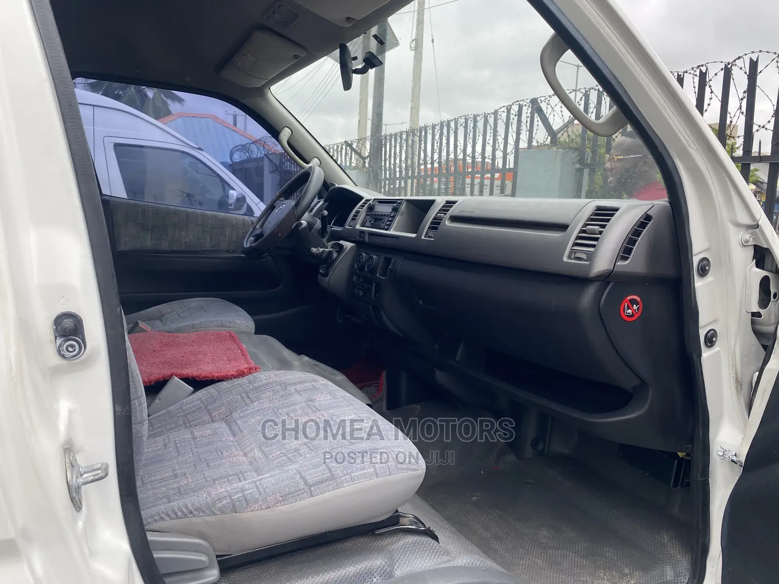 Toyota HiAce 2015 White
