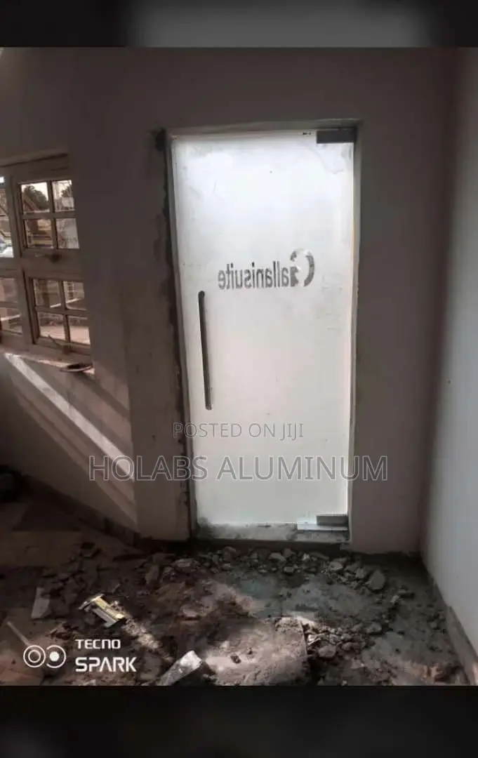Swing Door Single
