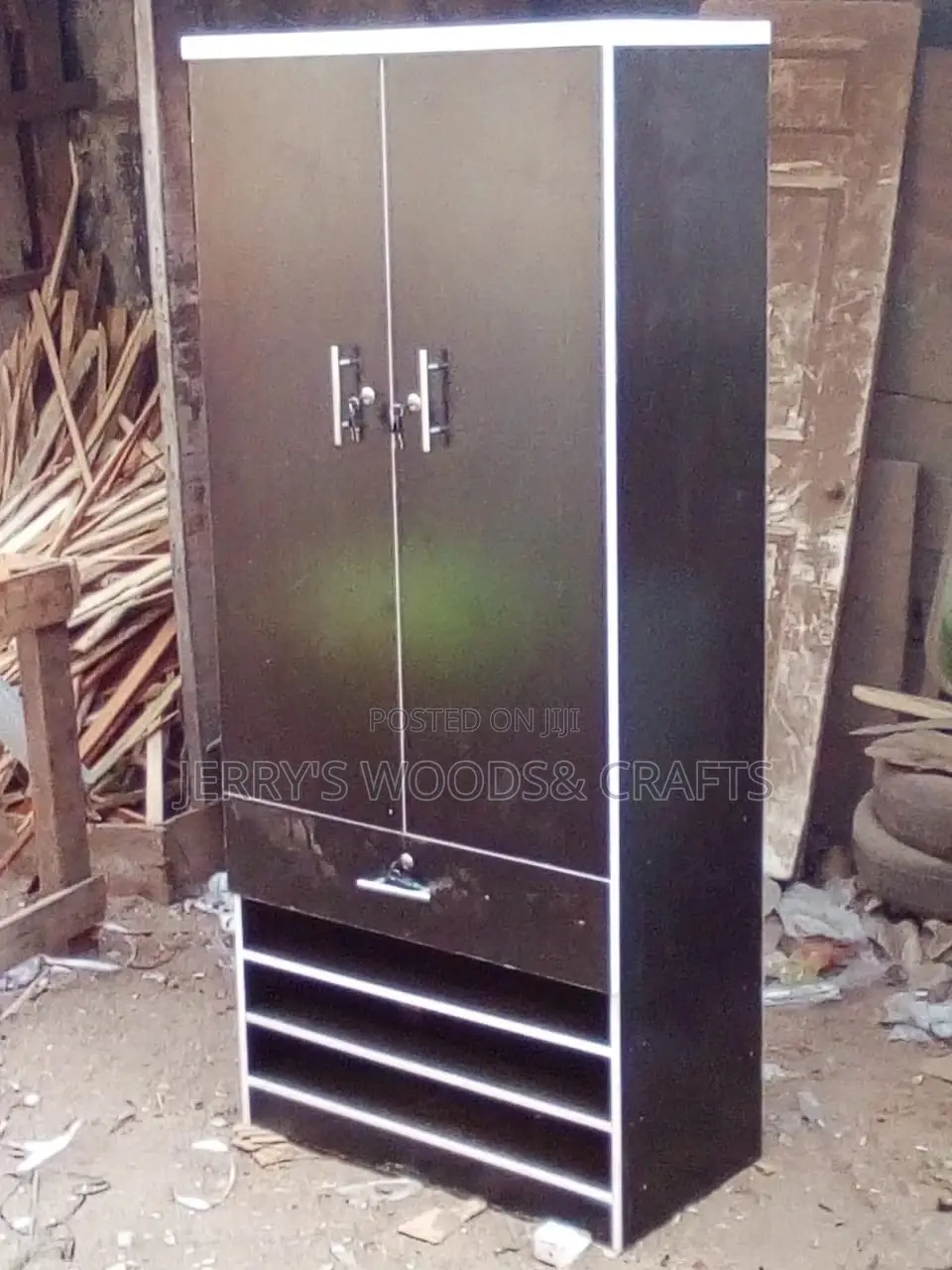 32 Inch Wardrobe