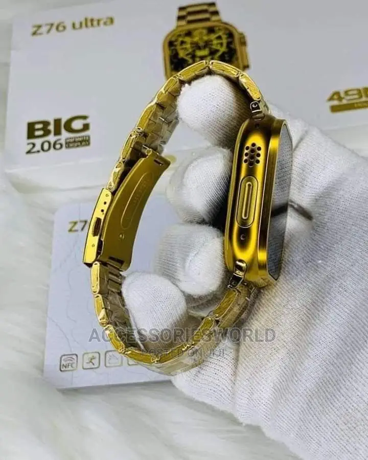 Z76 Ultra Smart Watch (Gold)