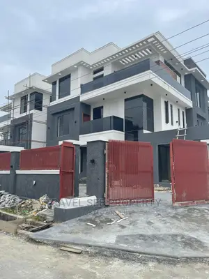 Furnished 5bdrm Duplex in Private Estate Lekki for sale