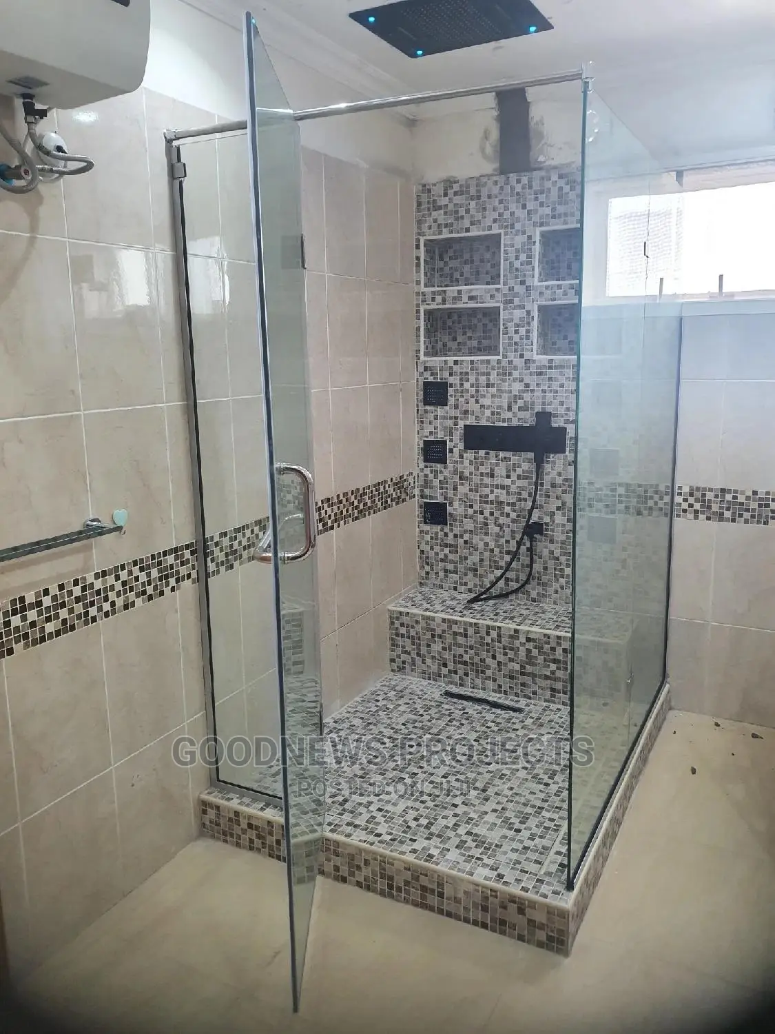 Solid Glass Cubicle
