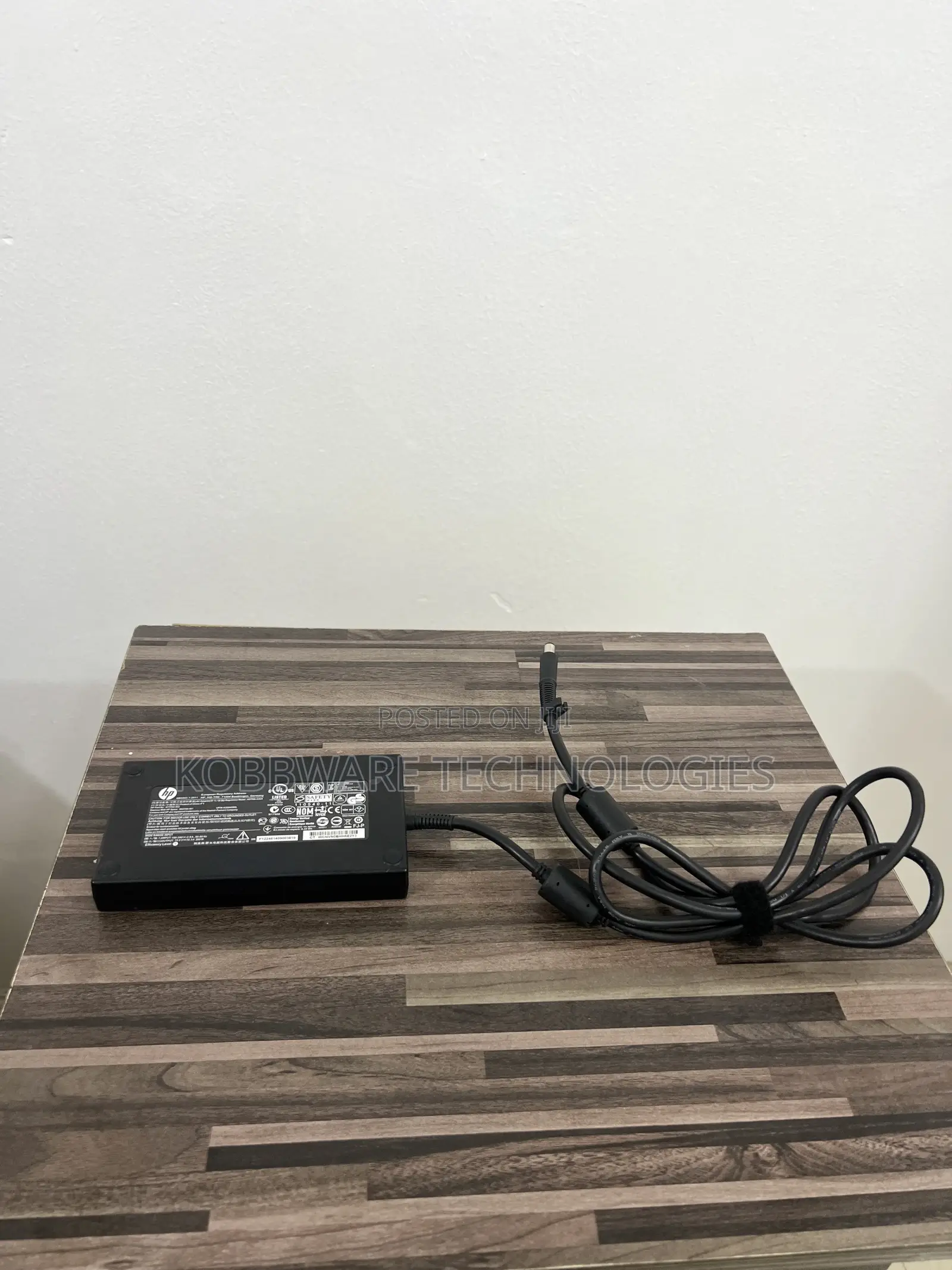 HP Laptop 200watts Charger