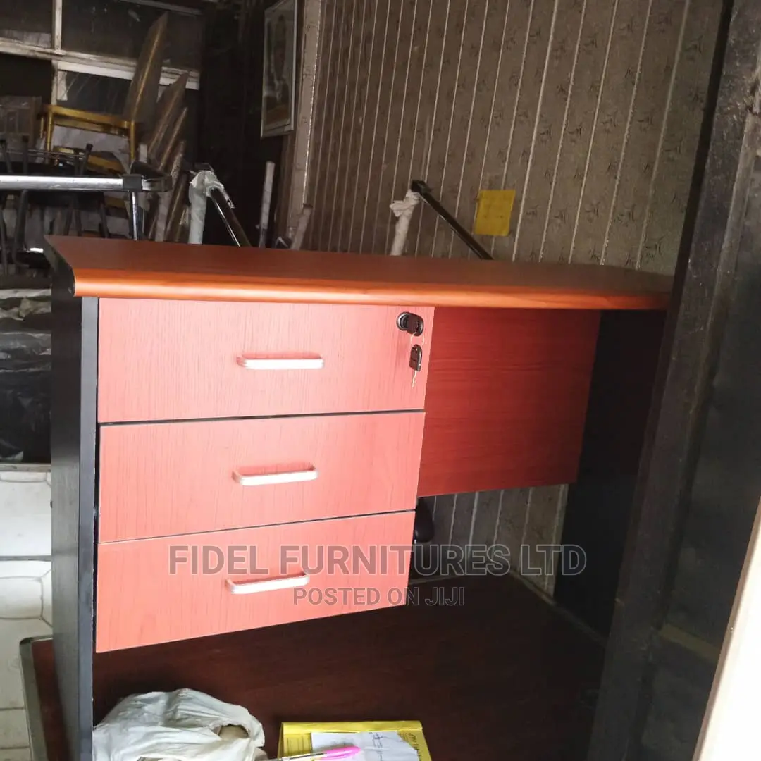 High Quality Modern Office Table