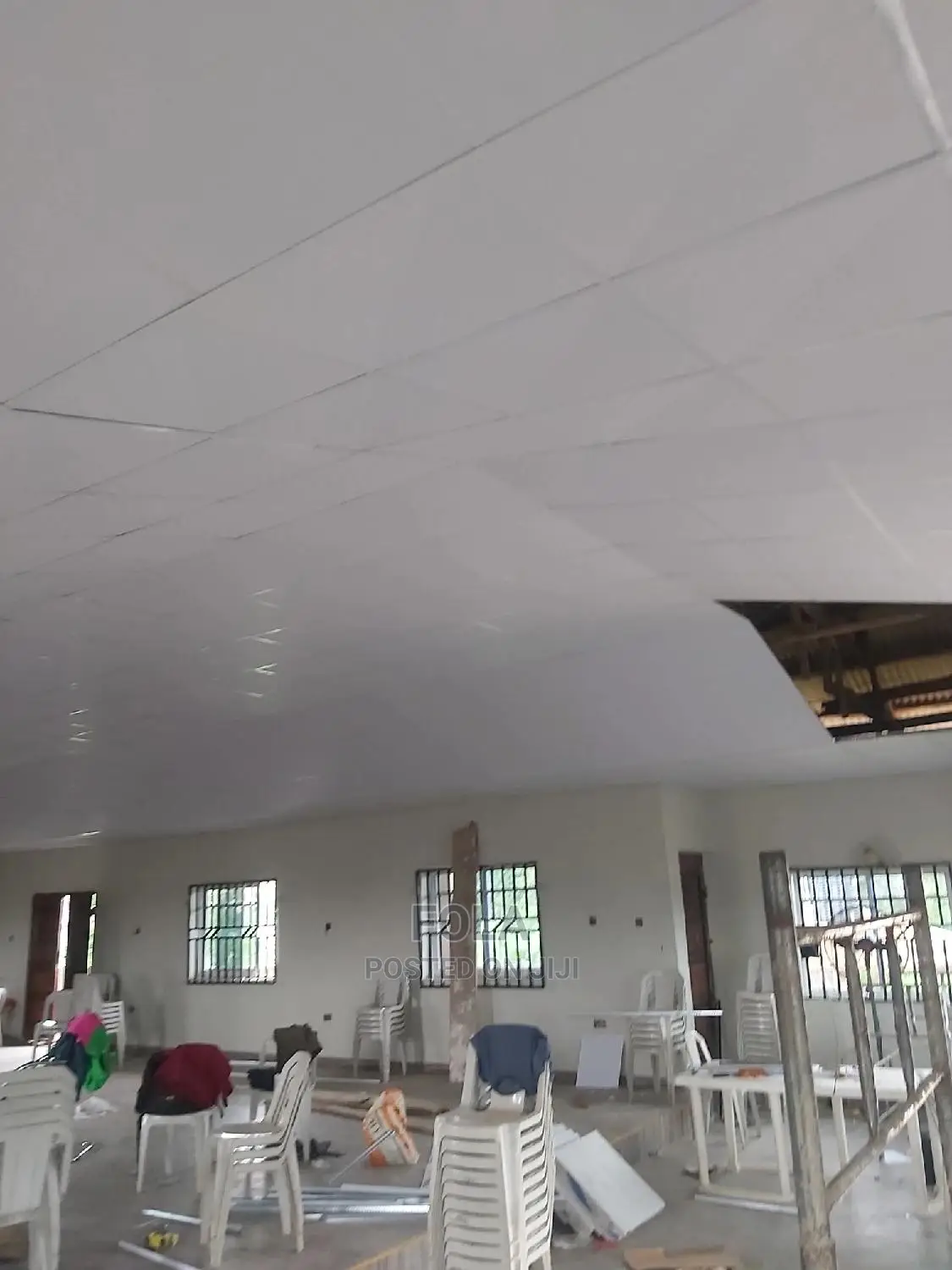 Laminated Suspended Ceiling With Accessories