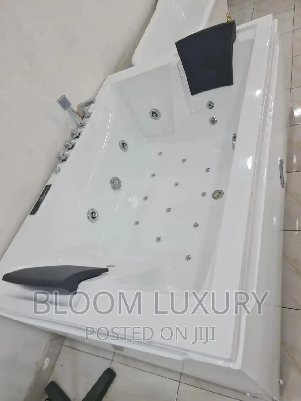 Double Jacuzzi