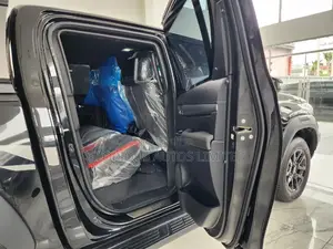 New Toyota Hilux 2022 Black