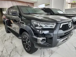 New Toyota Hilux 2023 Black