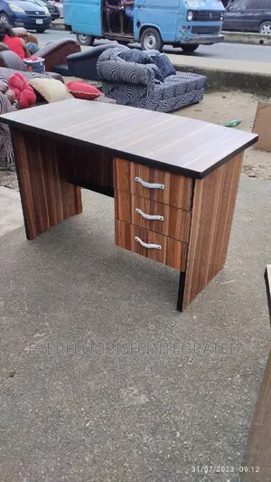 Office Table 4ft