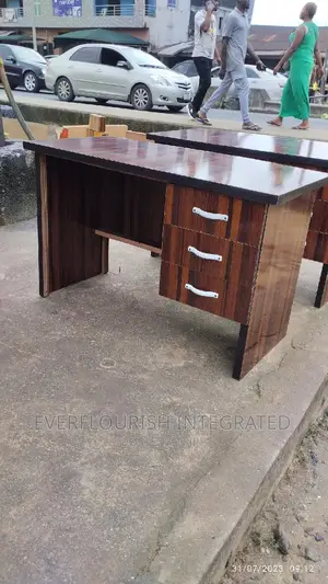 Office Table 4ft for Home and Office Use