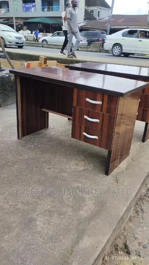 Office Table 4ft for Home and Office Use