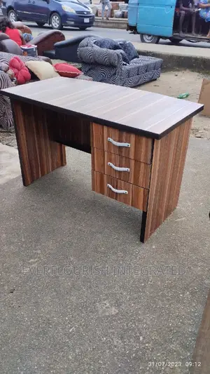 Office Table 4ft for Home and Office Use