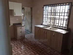 Classic Kitchen Cabinet for New Couples