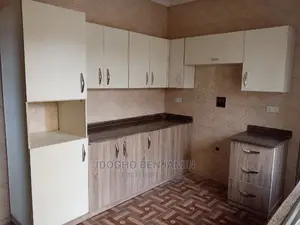 Classic Kitchen Cabinet for New Couples