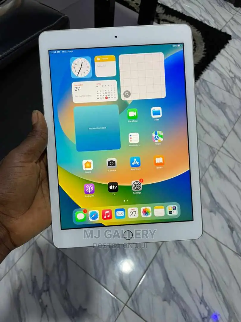 Apple iPad 9.7 32 GB White