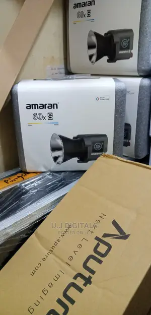 Amaran 60x S Bi Professional LED Video Light