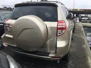 Toyota RAV4 3.5 Limited 2010 Gold