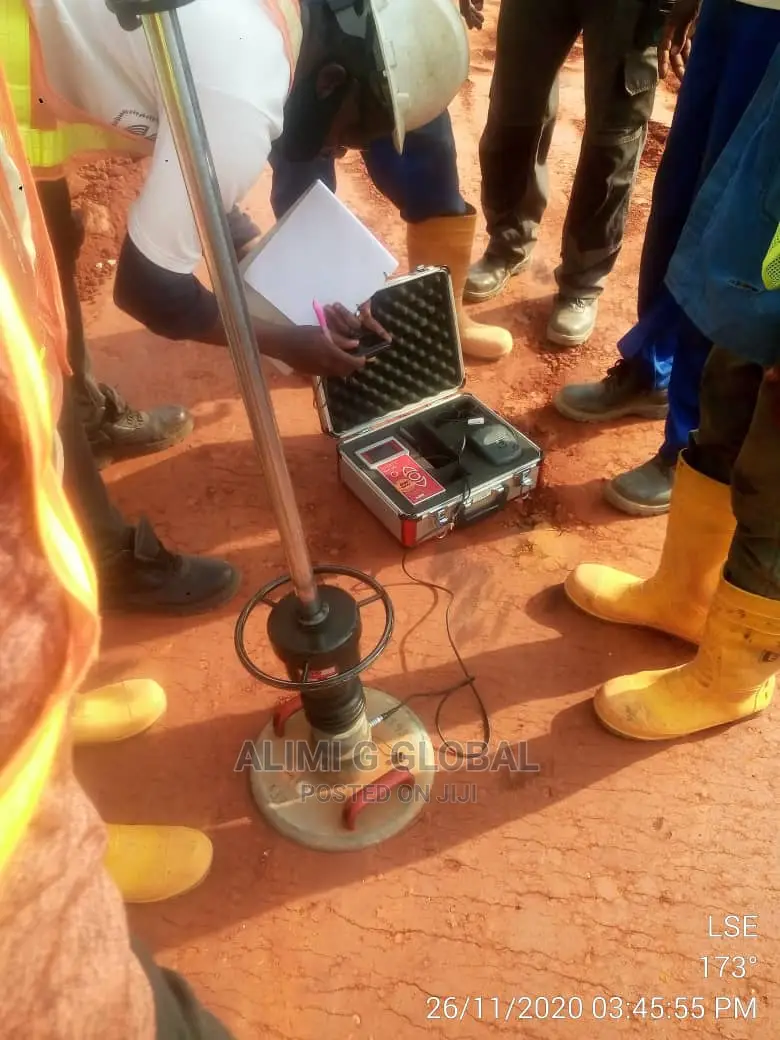 Light Weight Deflectometer (LWD)
