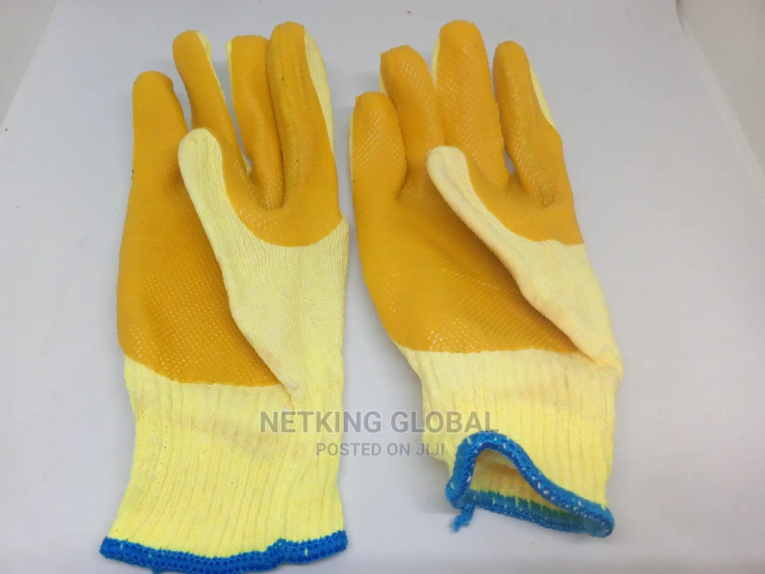 Rubber Smooth Hand Gloves