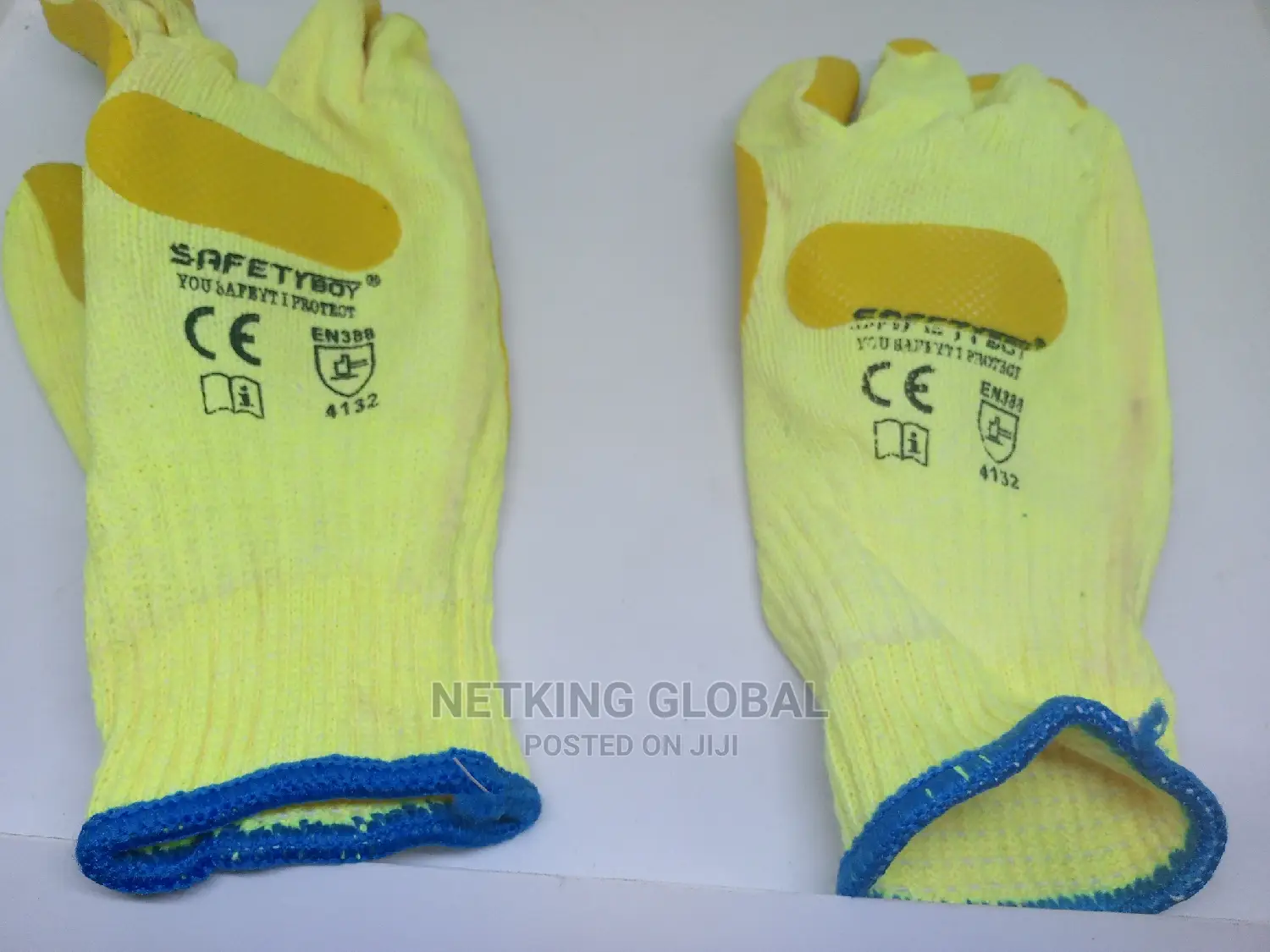 Rubber Smooth Hand Gloves