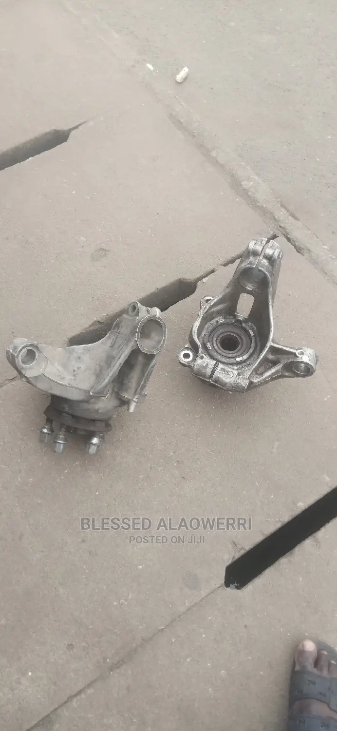 Front Hub Range Rover Evoque 2012