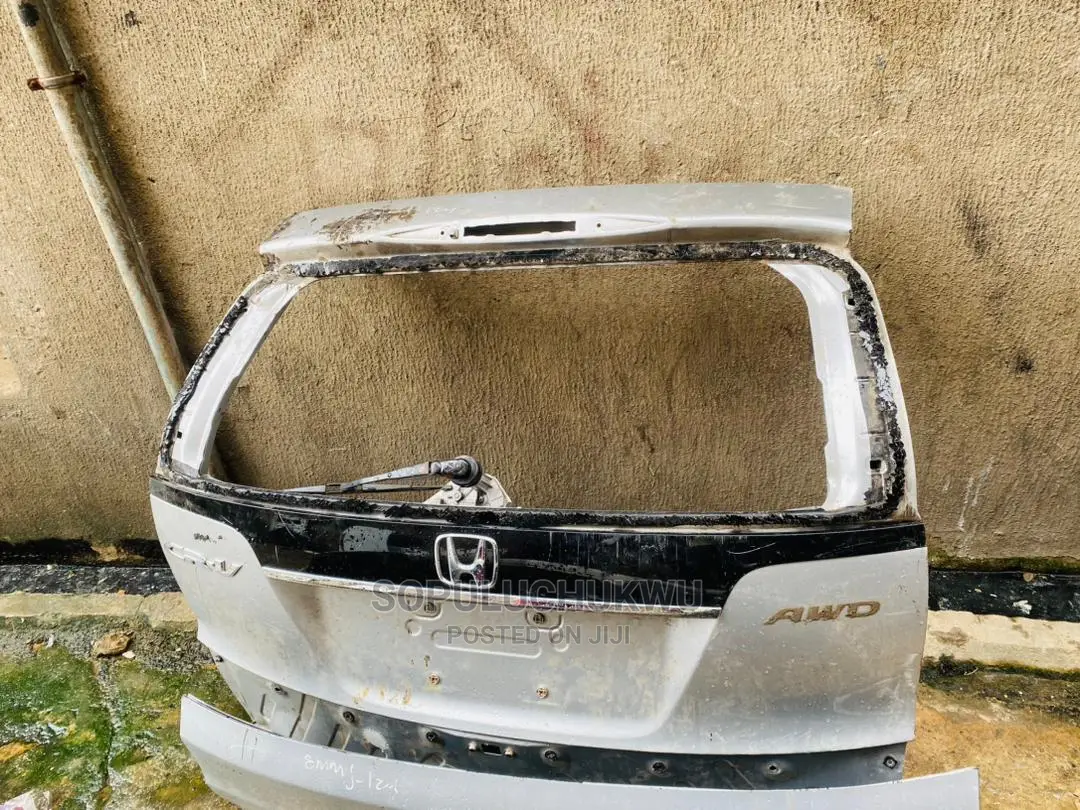 Empty Booth Honda CR-V 2013