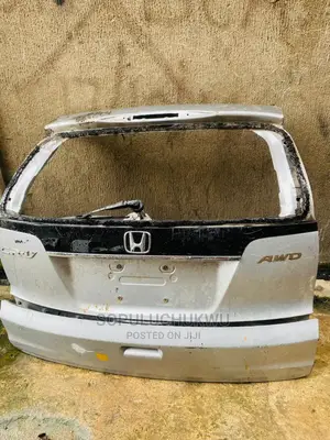 Empty Booth Honda CR-V 2013