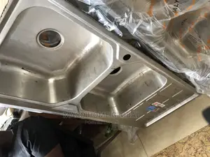 Kitchen Sink 2 Holl
