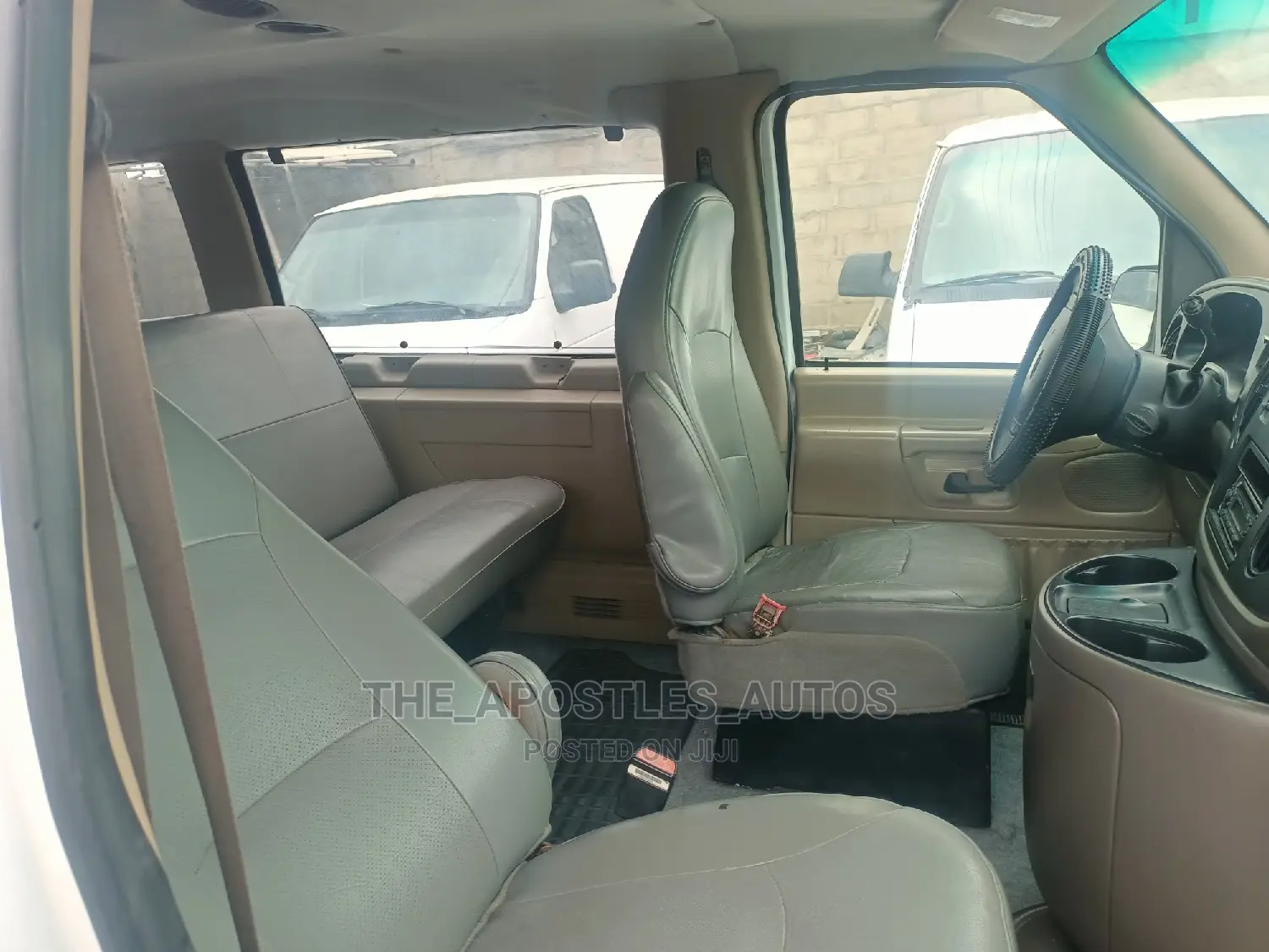 Ford E350 2006 White